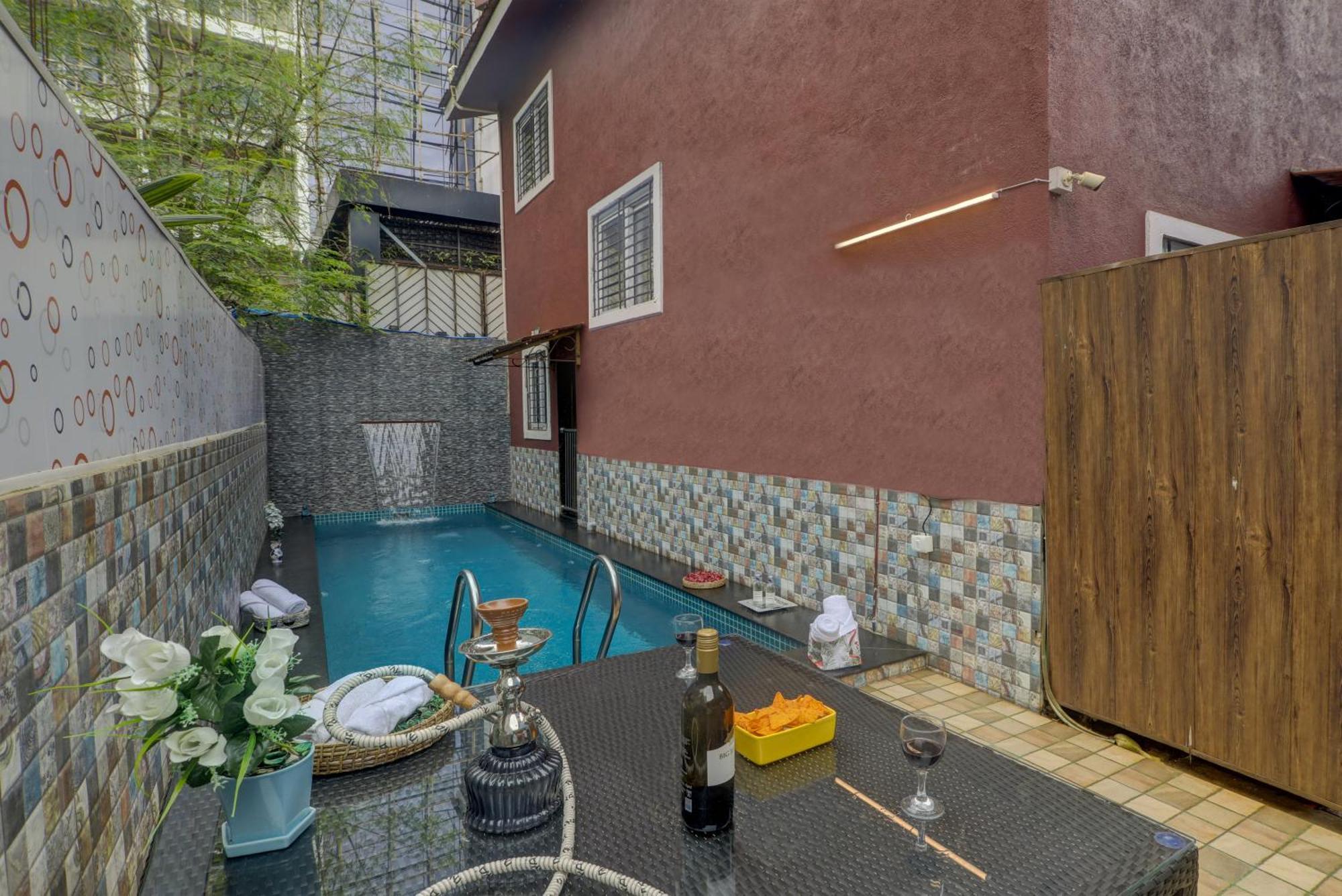 Ludo Private Pool Villa, Wifi-caretaker-parking, North Goa Villa Baga