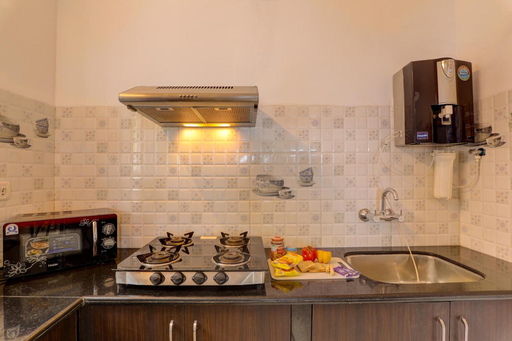 Ludo Private Pool Villa, Wifi-caretaker-parking, North Goa Villa