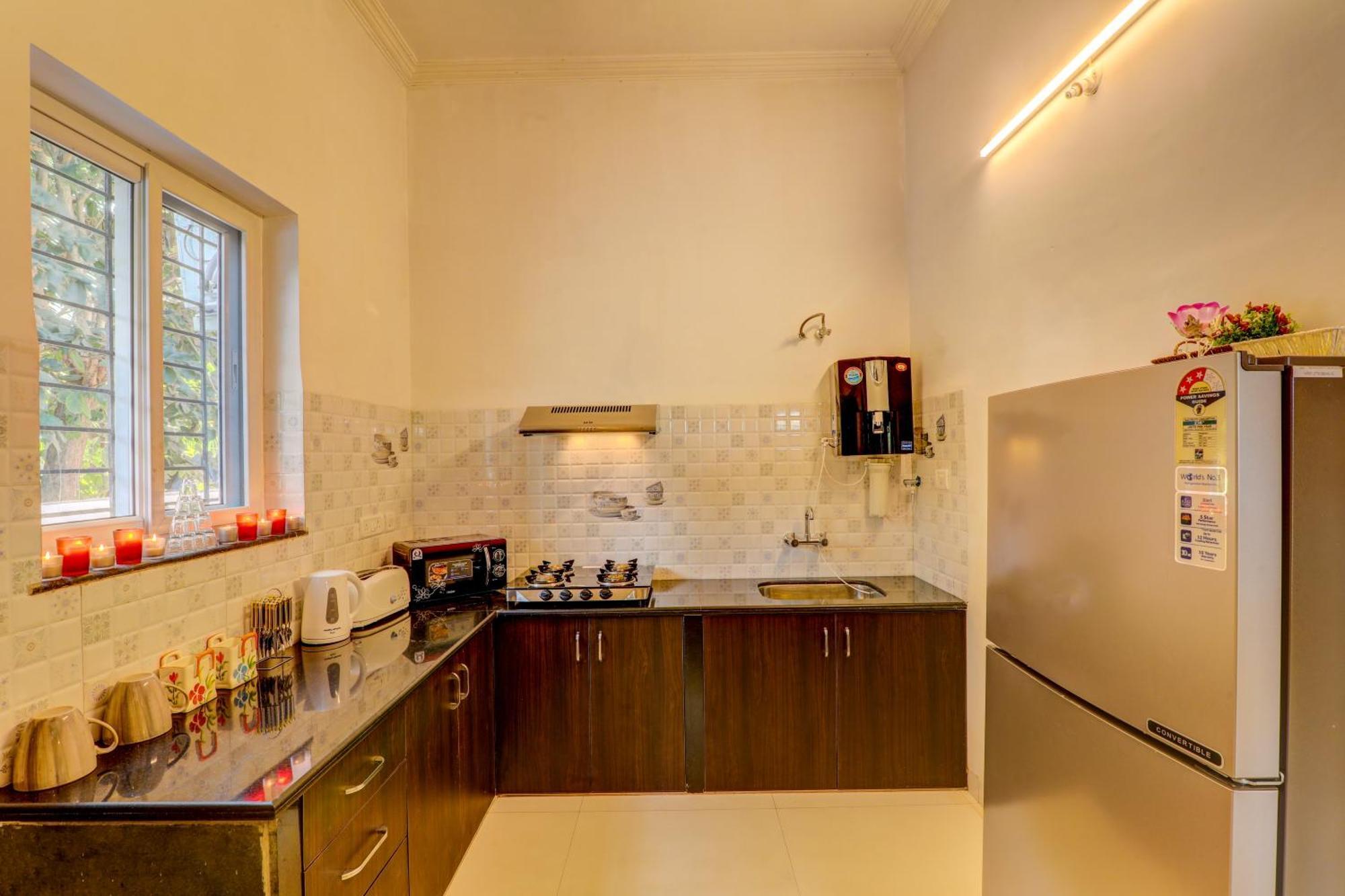 Ludo Private Pool Villa, Wifi-caretaker-parking, North Goa Baga