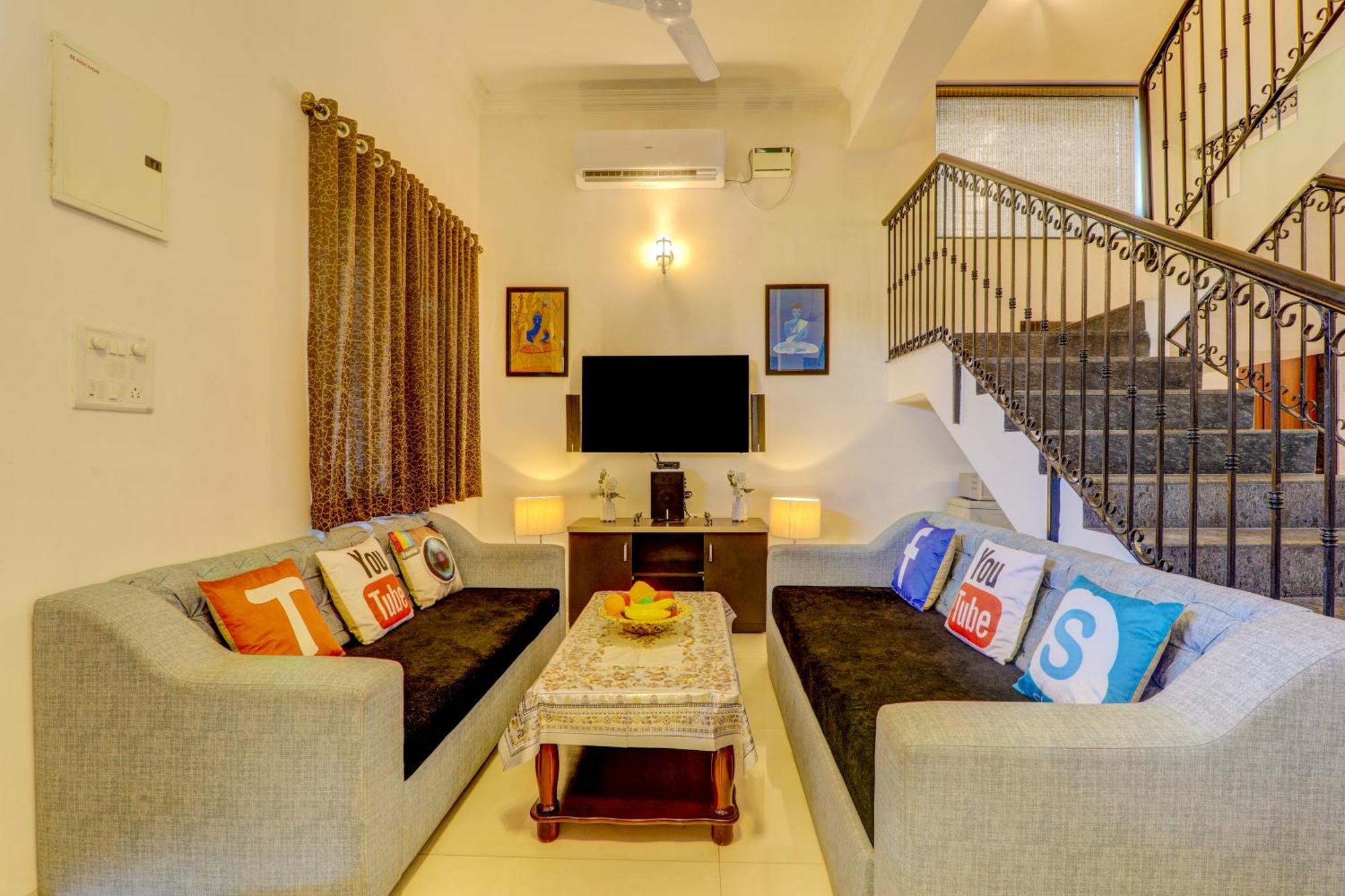Ludo Private Pool Villa, Wifi-caretaker-parking, North Goa Villa