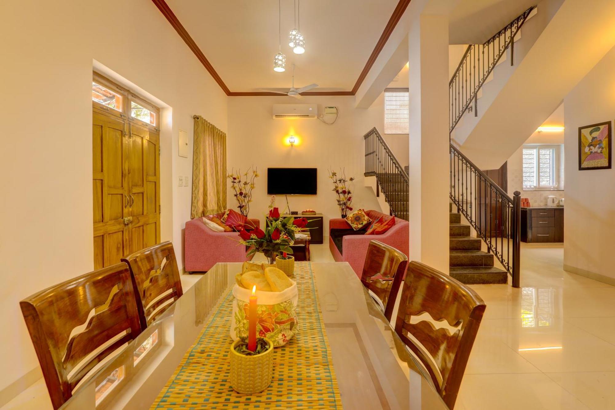 Ludo Private Pool Villa, Wifi-caretaker-parking, North Goa *